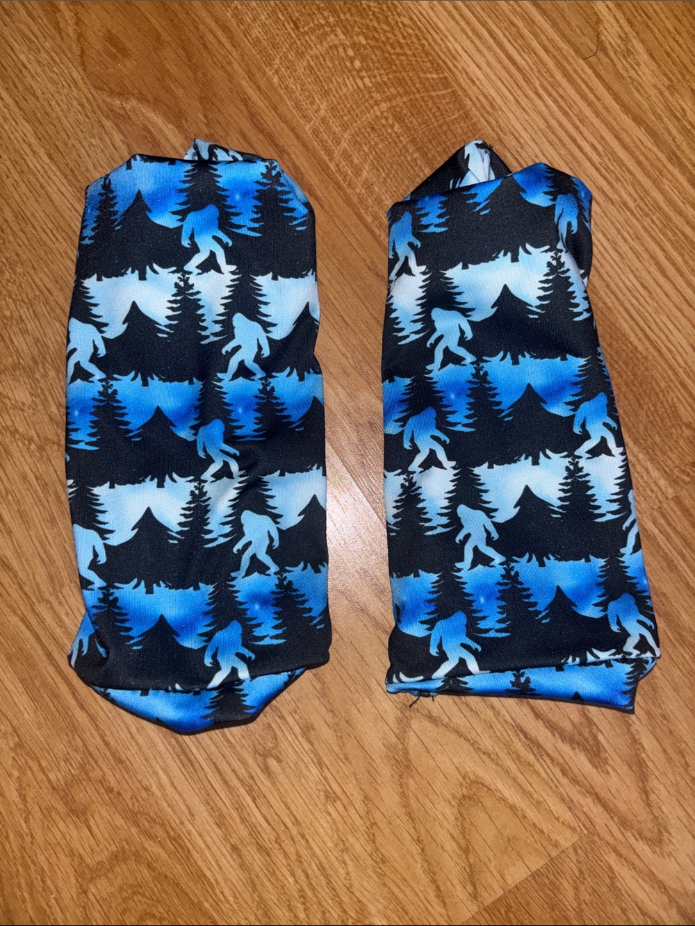 Blue & Black Bigfoot Pattern Arm Sleeves skiing forearm covers Youth